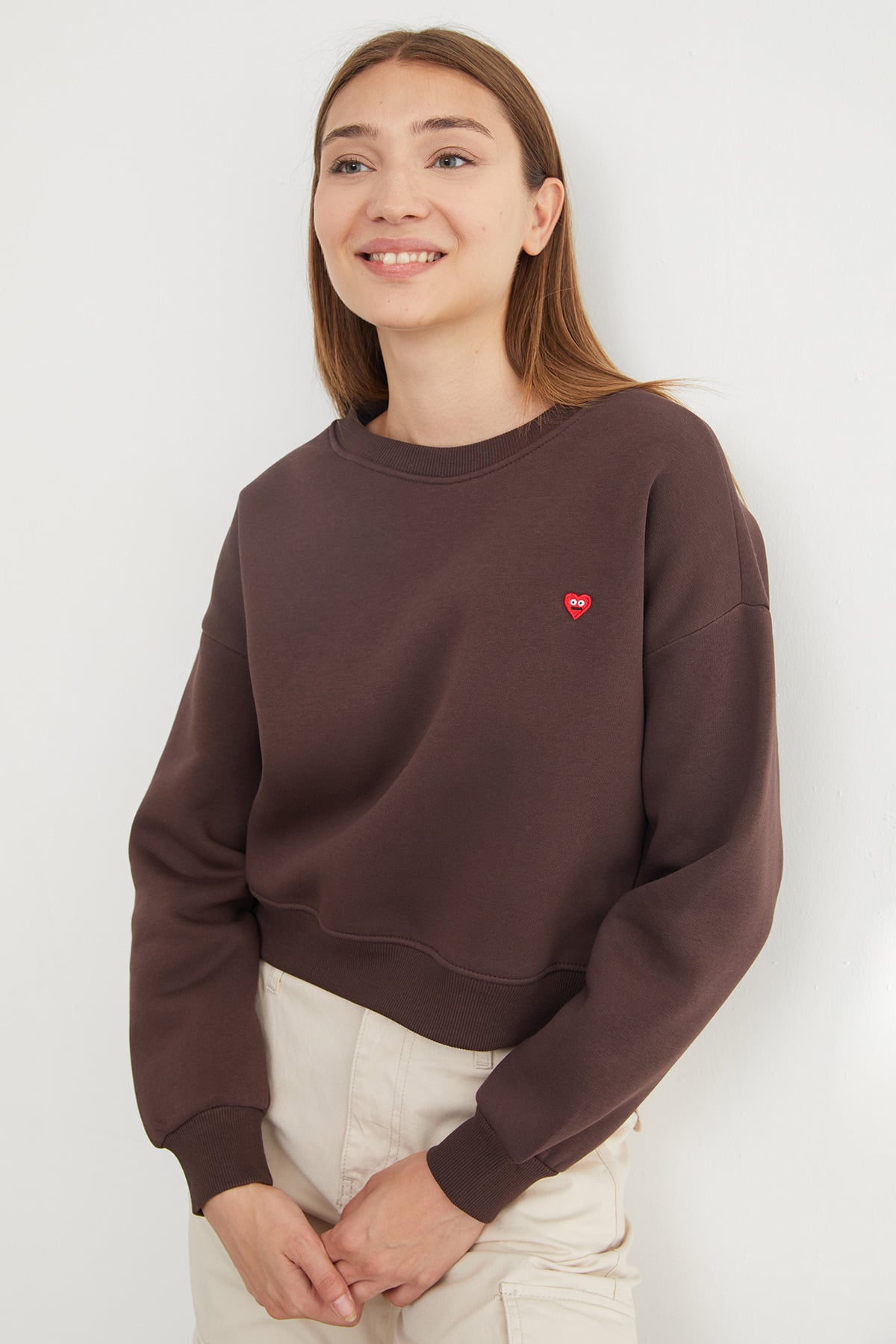 3 İplik Kalp Nakışlı Bisiklet Yaka Sweatshirt 5