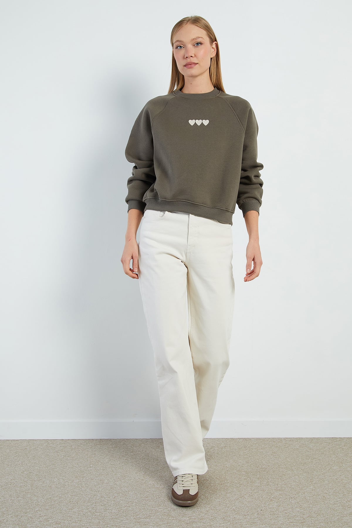 3 İplik Kalp Nakışlı Oversize Sweatshirt 3