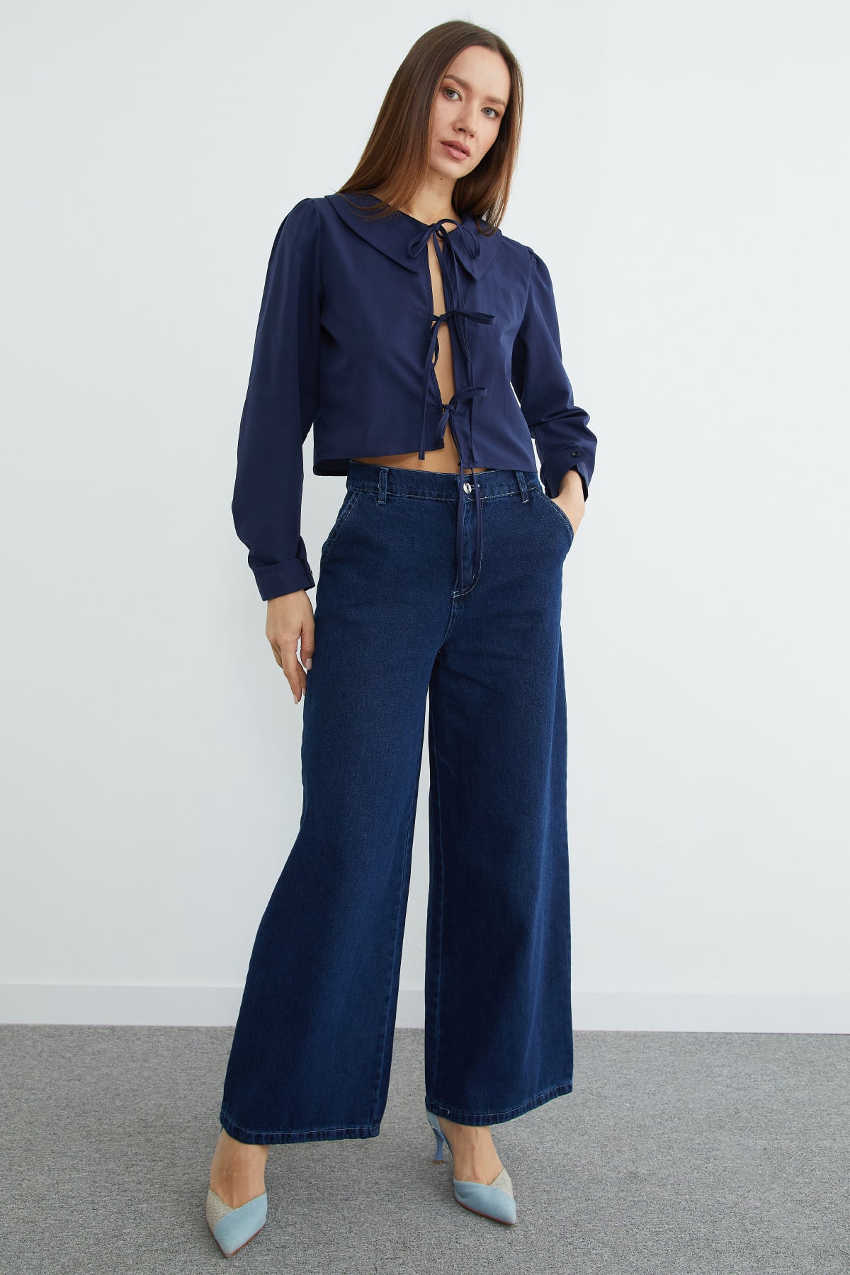 Önden Bağlamalı Bebe Yaka Crop Bluz 3