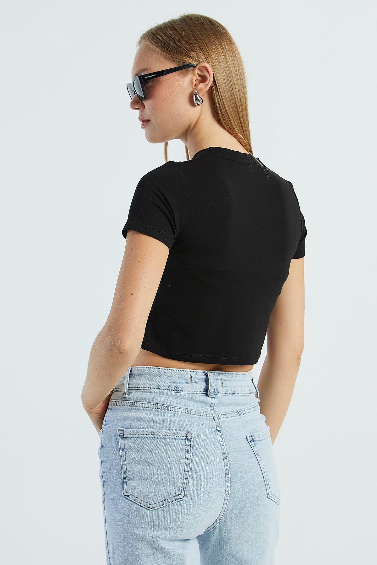 Basic Bisiklet Yaka Crop Tişört 6