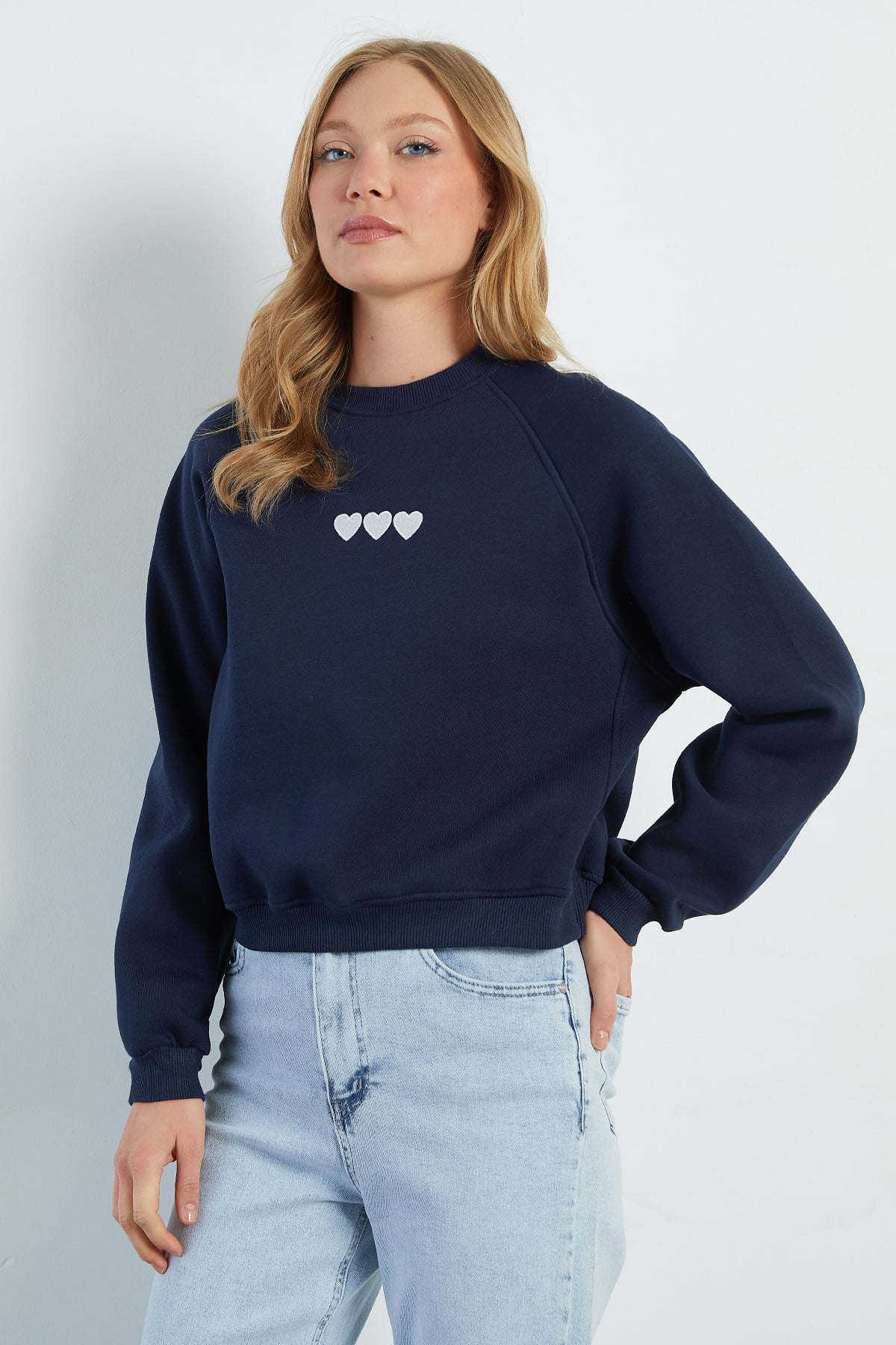 3 İplik Kalp Nakışlı Oversize Sweatshirt 4