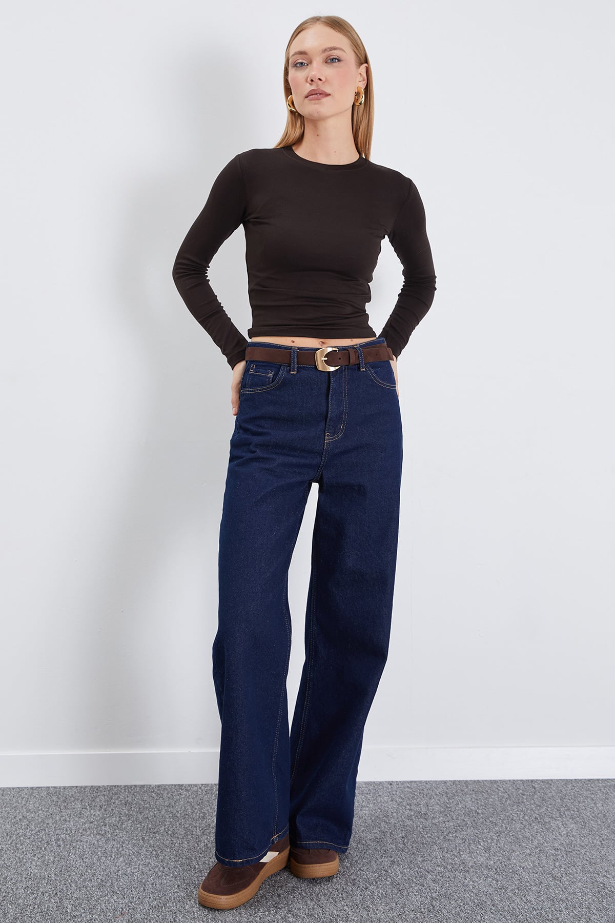 Basic Bisiklet Yaka Slim Fit Crop Bluz 3