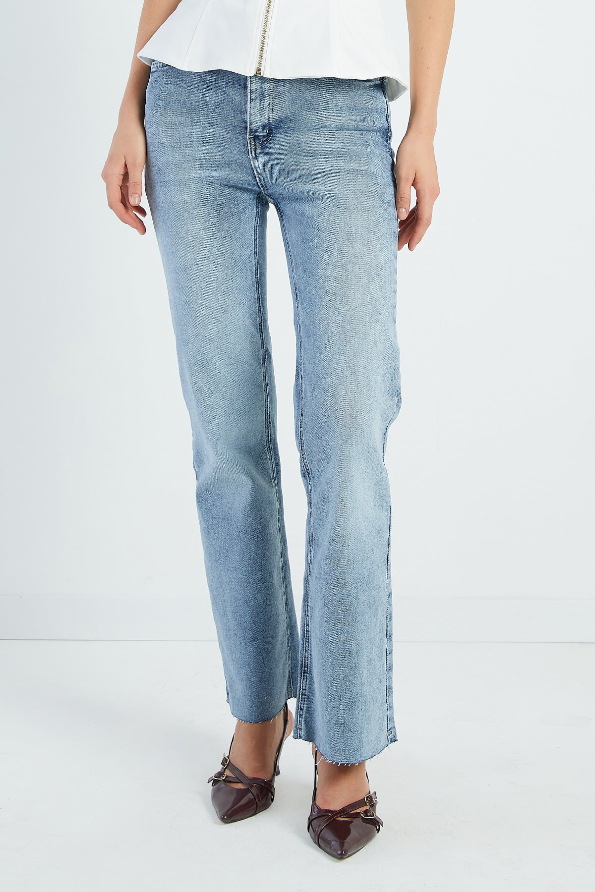 Kesik Paça Flare Jean 5