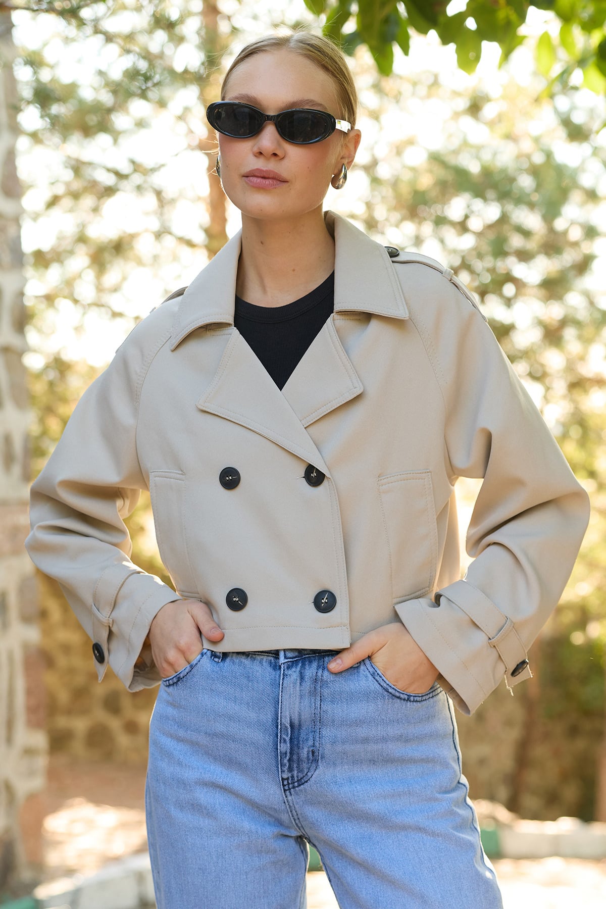 Kruvaze Yaka Çift Cepli Crop Trençkot