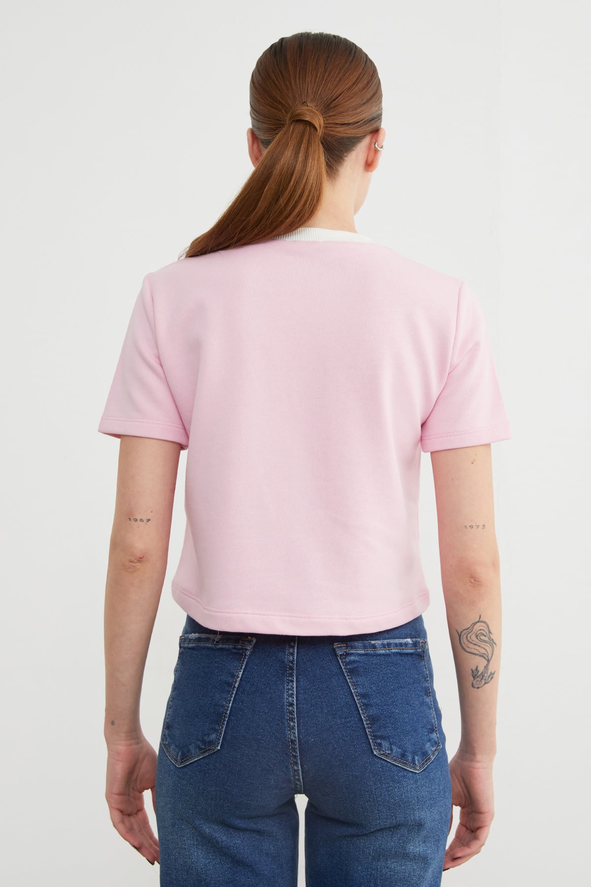 Basic Ribana Yaka Mevsimlik Crop Tişört 3