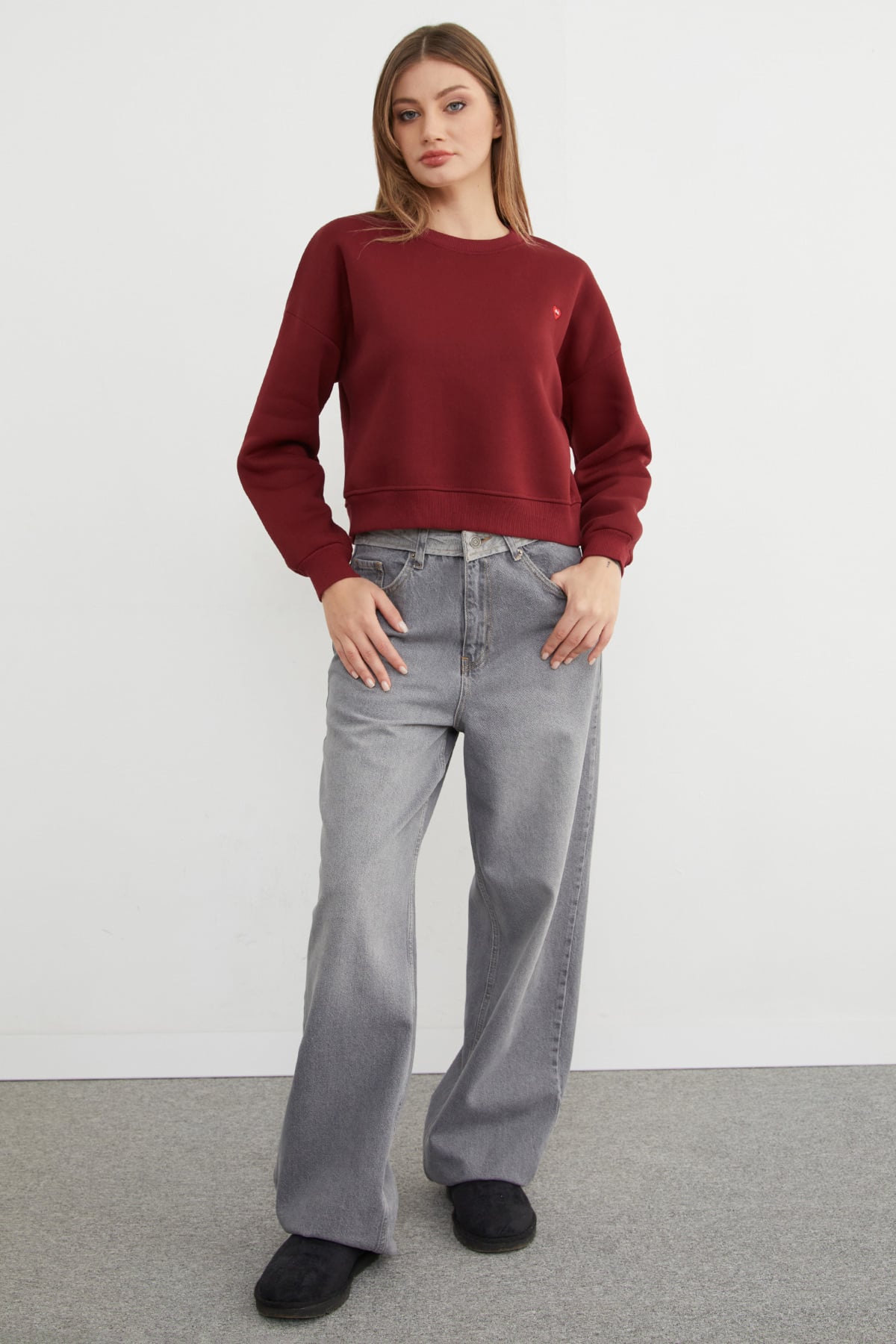 3 İplik Kalp Nakışlı Bisiklet Yaka Sweatshirt 2