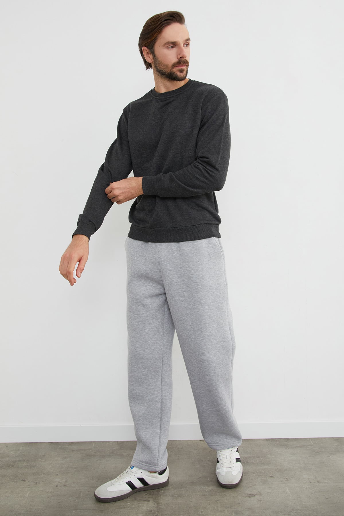 3 İplik Basic Bisiklet Yaka Sweatshirt 2