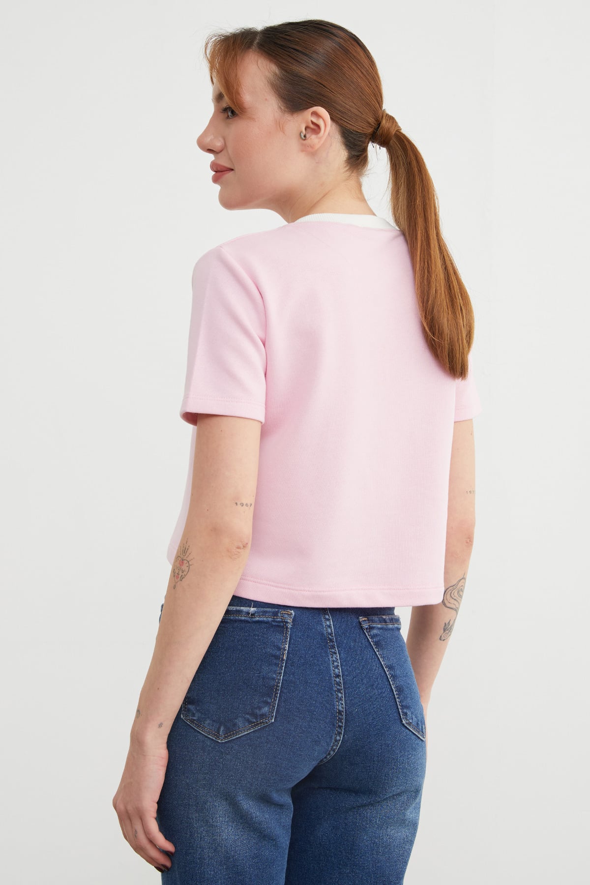 Basic Ribana Yaka Mevsimlik Crop Tişört 4