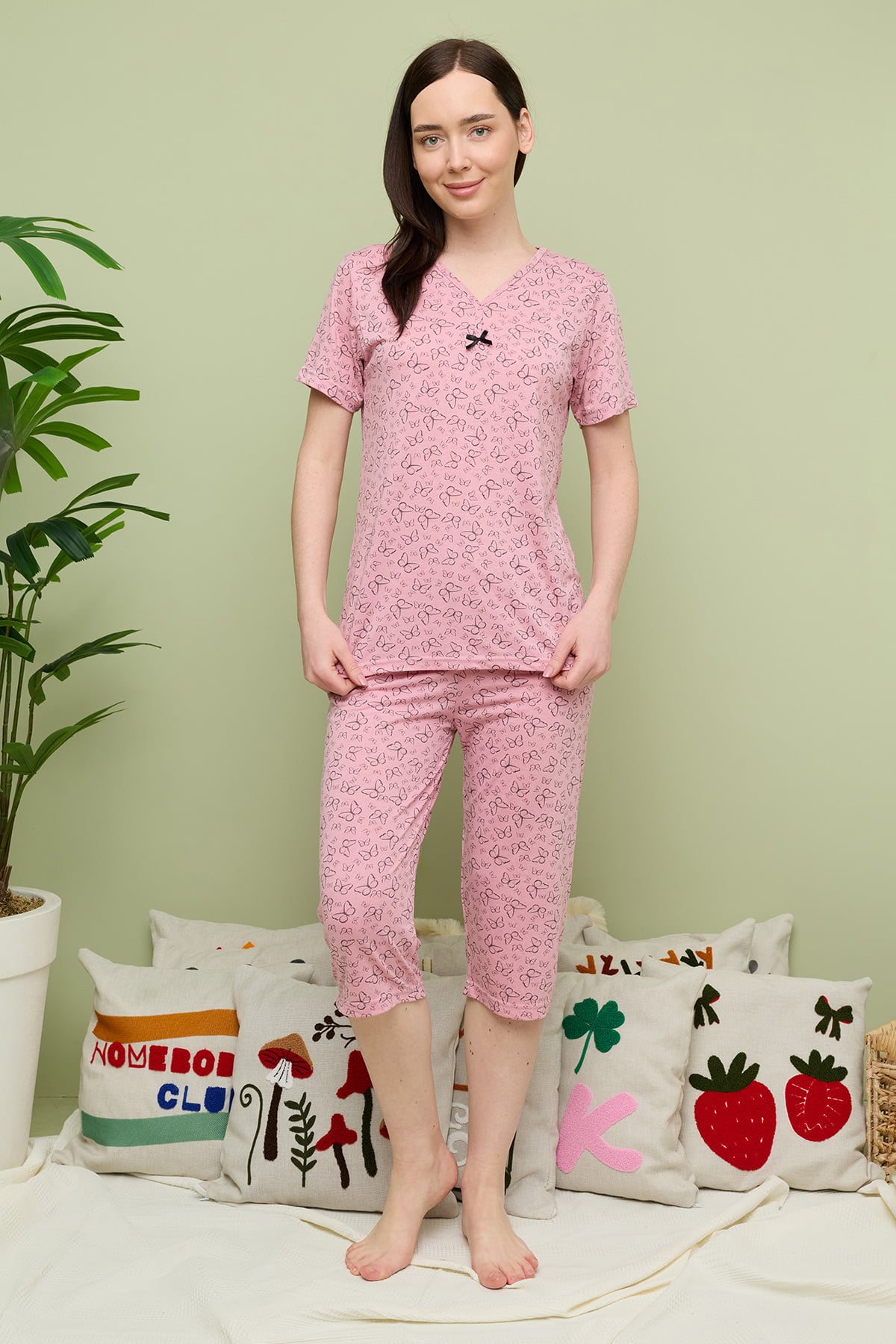 Kelebek Desenli Kısa Kol Büyük Beden Kapri Pijama Takımı