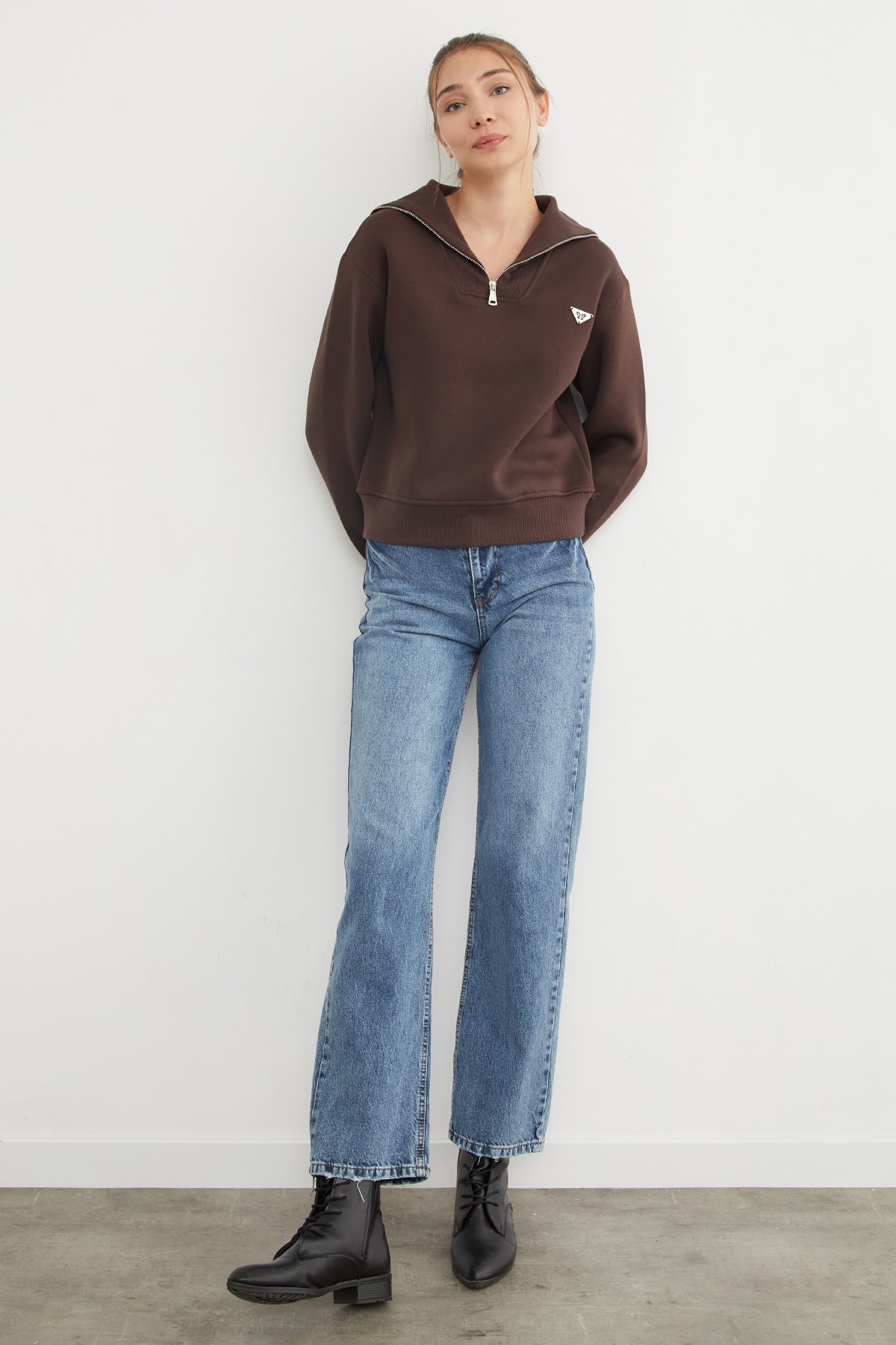 3 İplik Üçgen Metal Armalı Sweatshirt 2