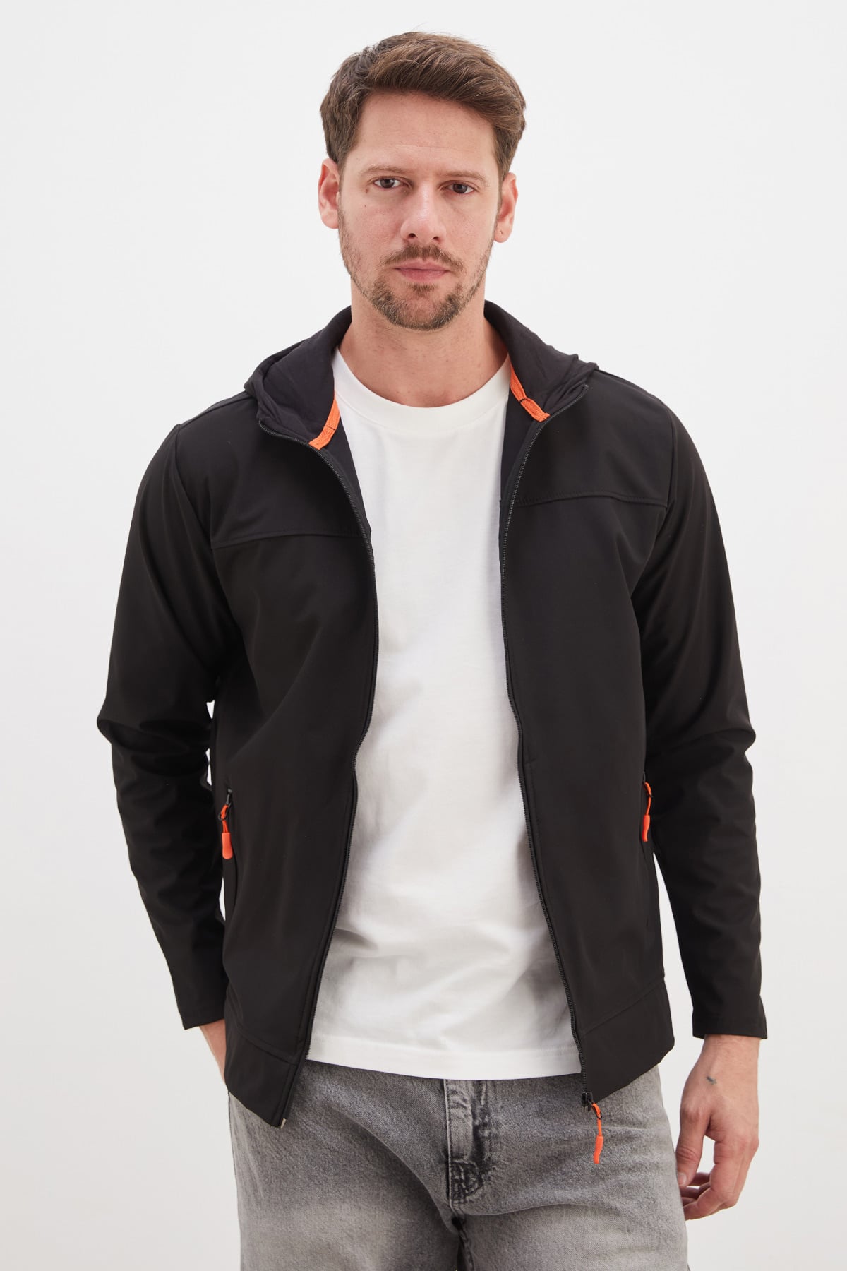 Fermuarlı Kapüşonlu Softshell Ceket