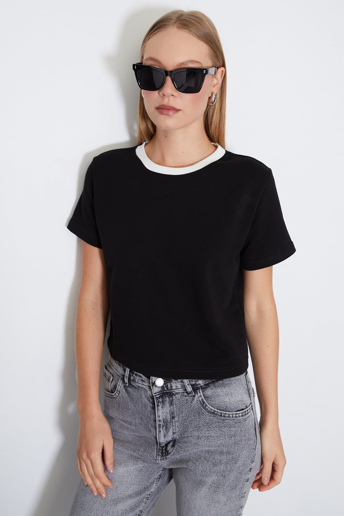 Basic Ribana Yaka Mevsimlik Crop Tişört 4