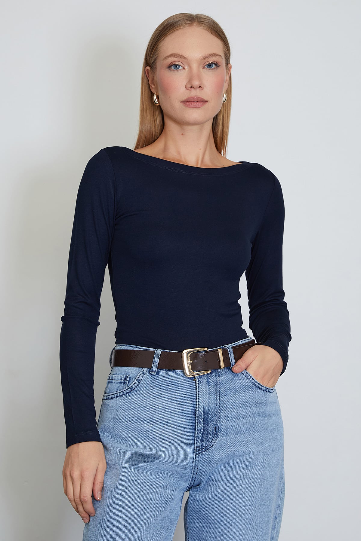 Basic Kayık Yaka Slim Fit Bluz 2