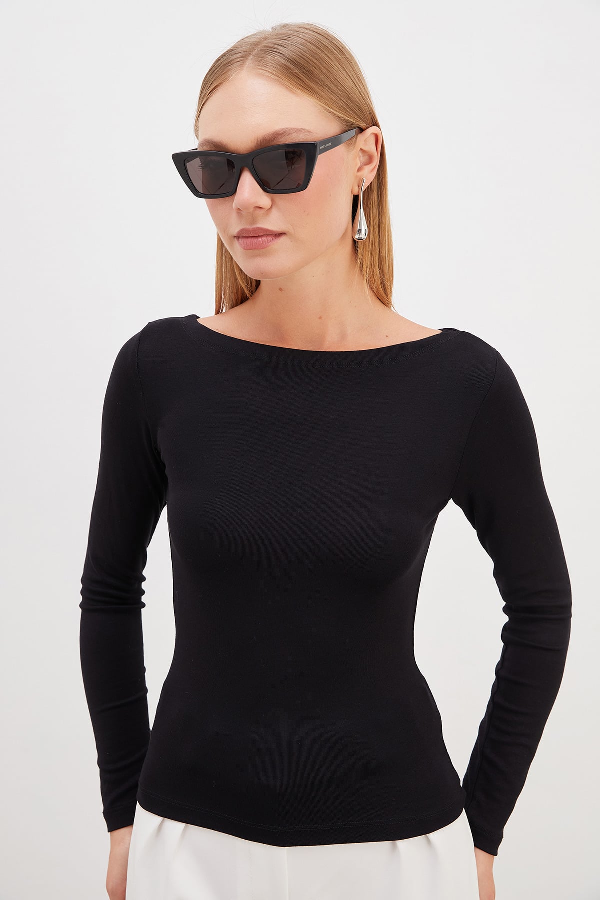Basic Kayık Yaka Slim Fit Bluz 5