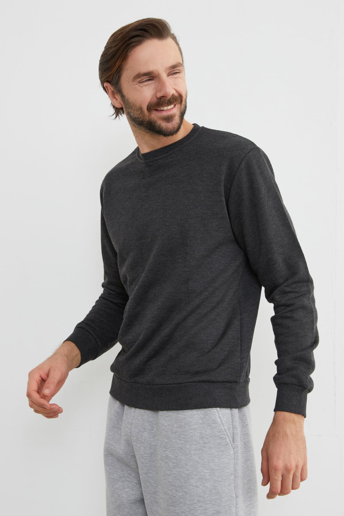 3 İplik Basic Bisiklet Yaka Sweatshirt 3