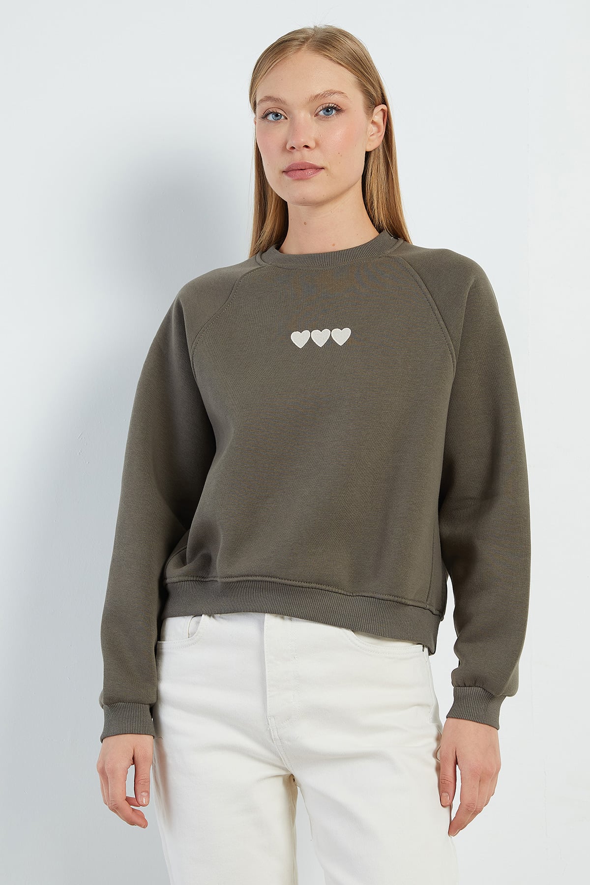3 İplik Kalp Nakışlı Oversize Sweatshirt 2