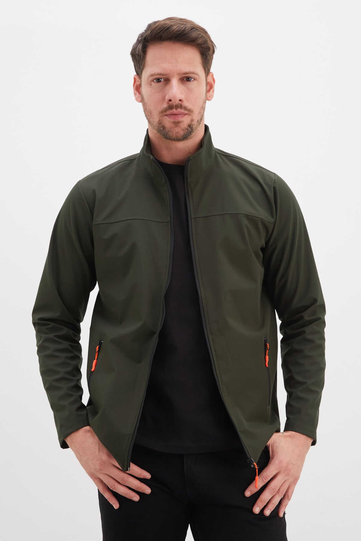 Fermuarlı Dik Yaka Softshell Ceket