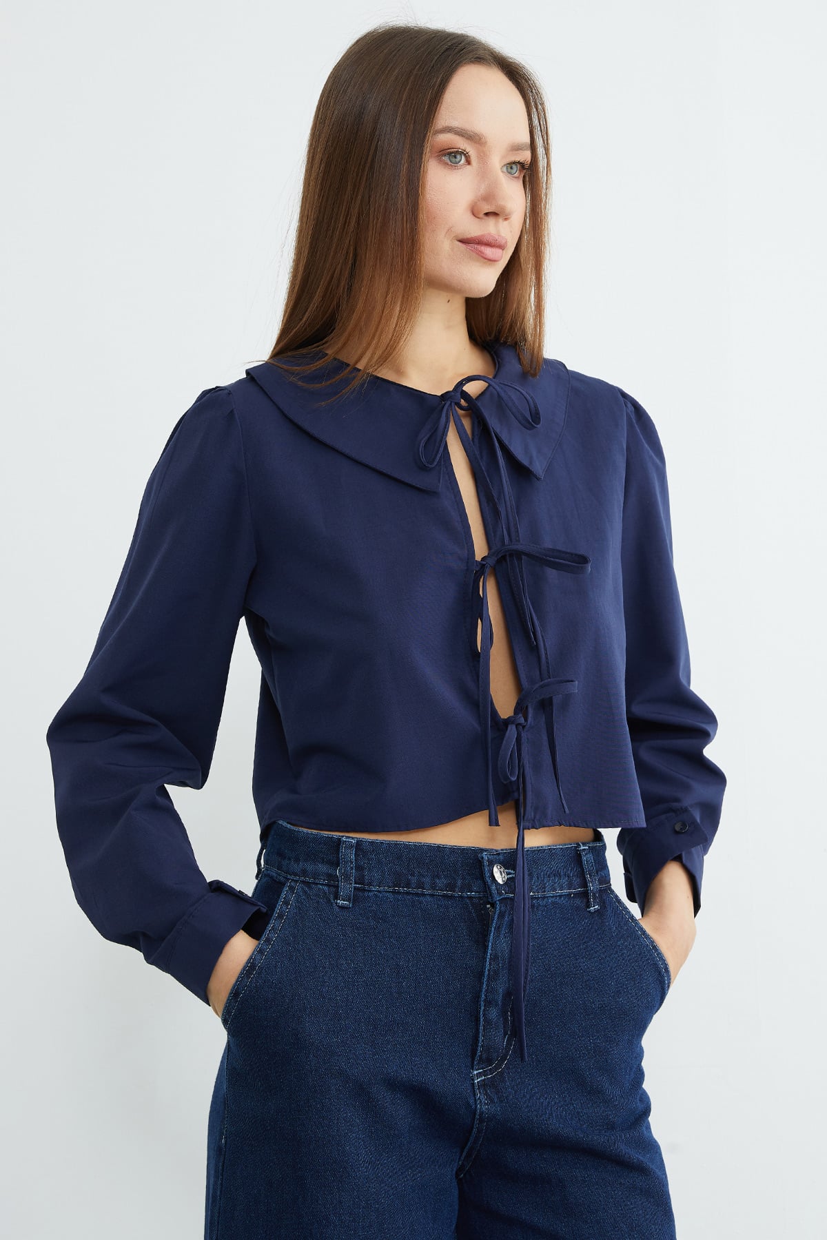 Önden Bağlamalı Bebe Yaka Crop Bluz