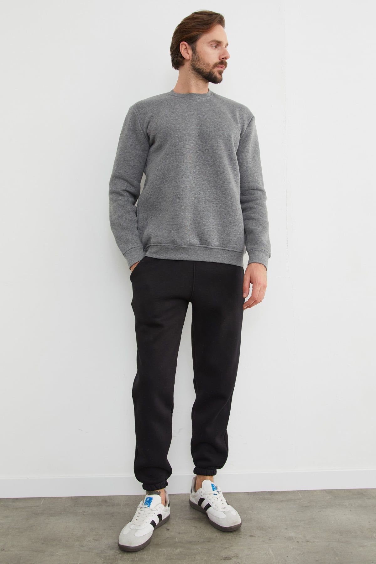 3 İplik Basic Bisiklet Yaka Sweatshirt 2