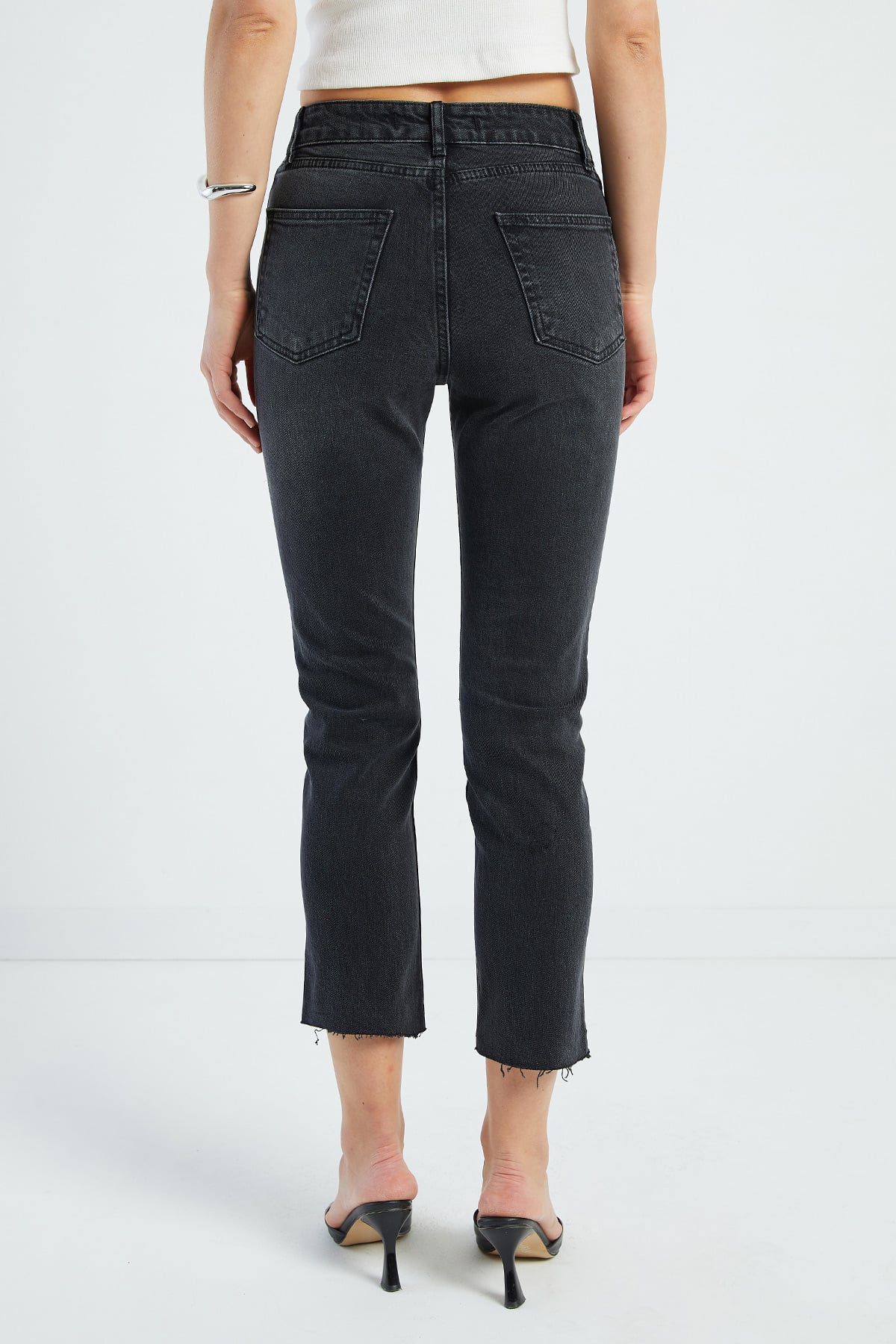 Fermuarlı Paçası Kesik Mom Jean 5