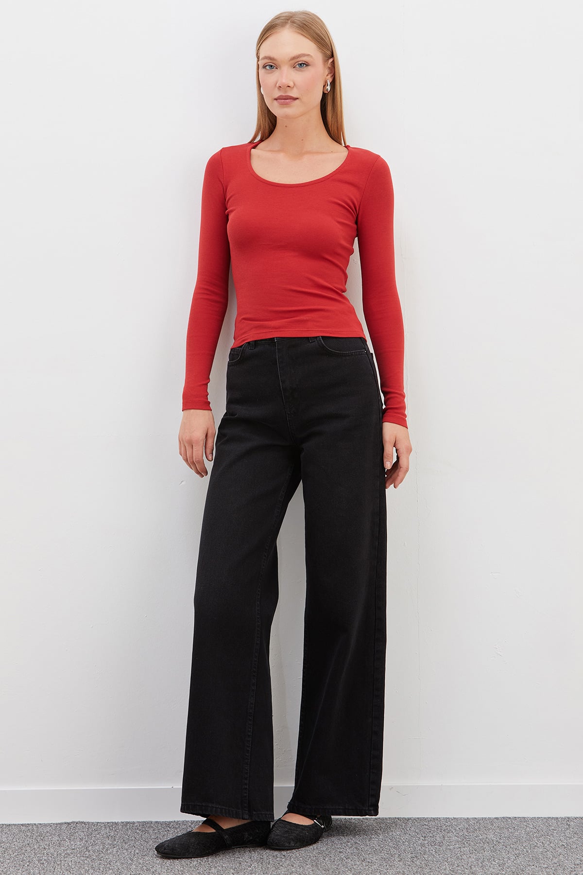 Basic U Yaka Slim Fit Crop Body 5