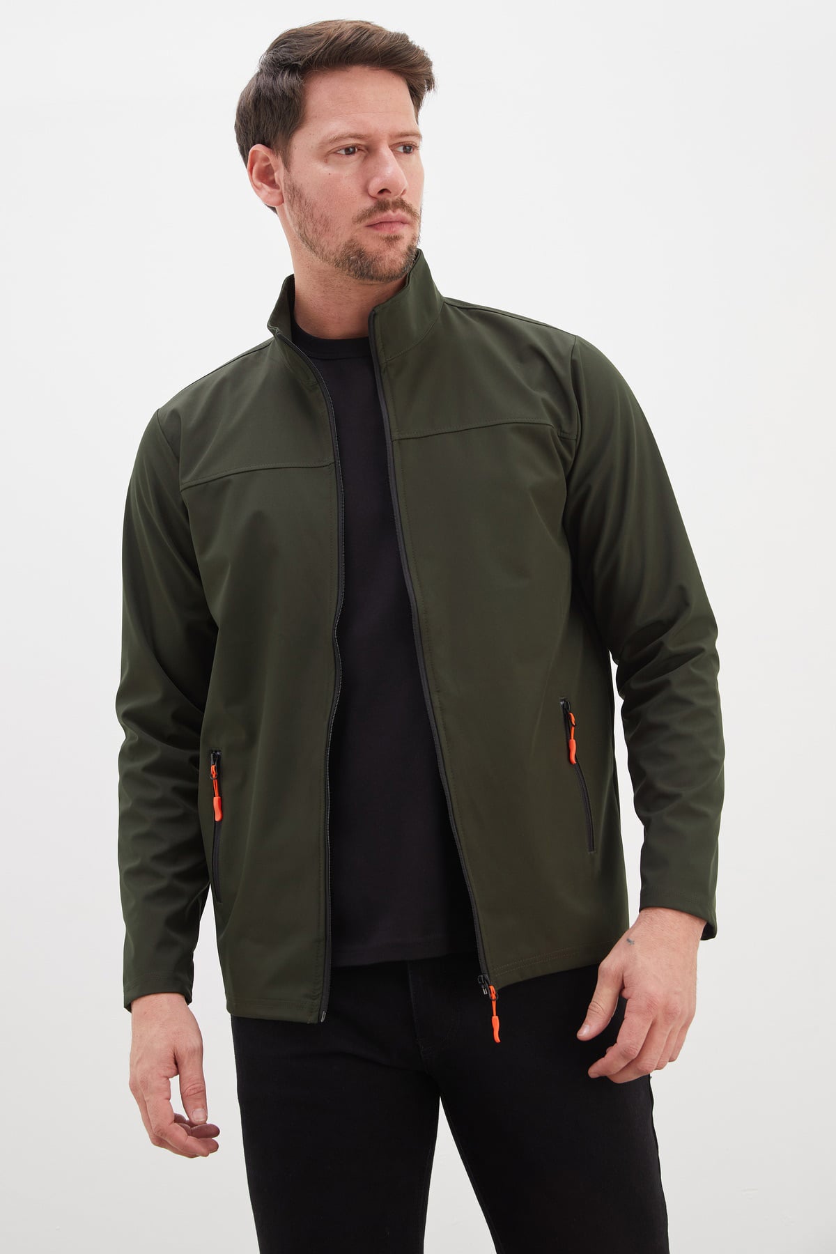 Fermuarlı Dik Yaka Softshell Ceket 4