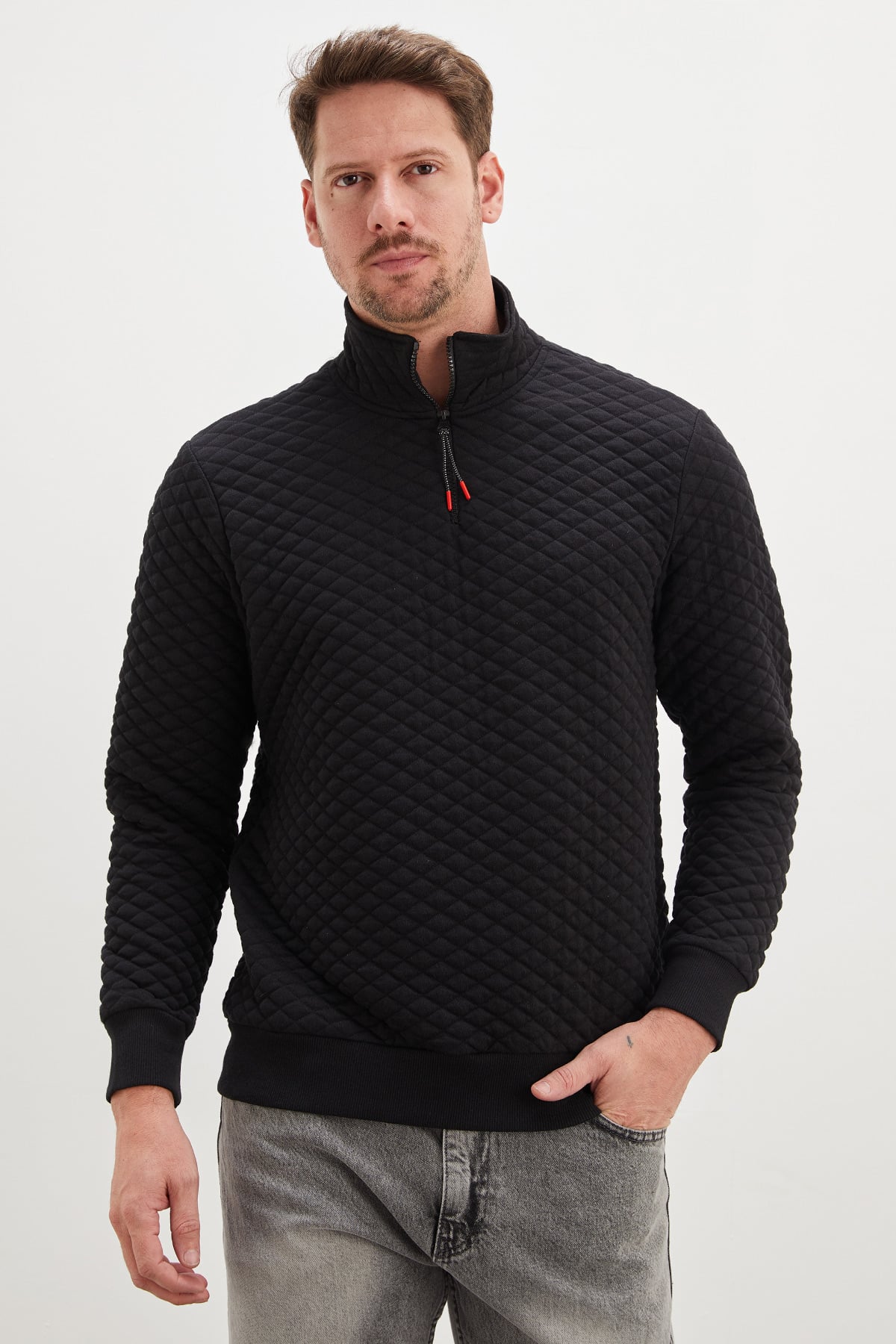 Yarım Fermuarlı Dik Yaka Kapitone Sweatshirt