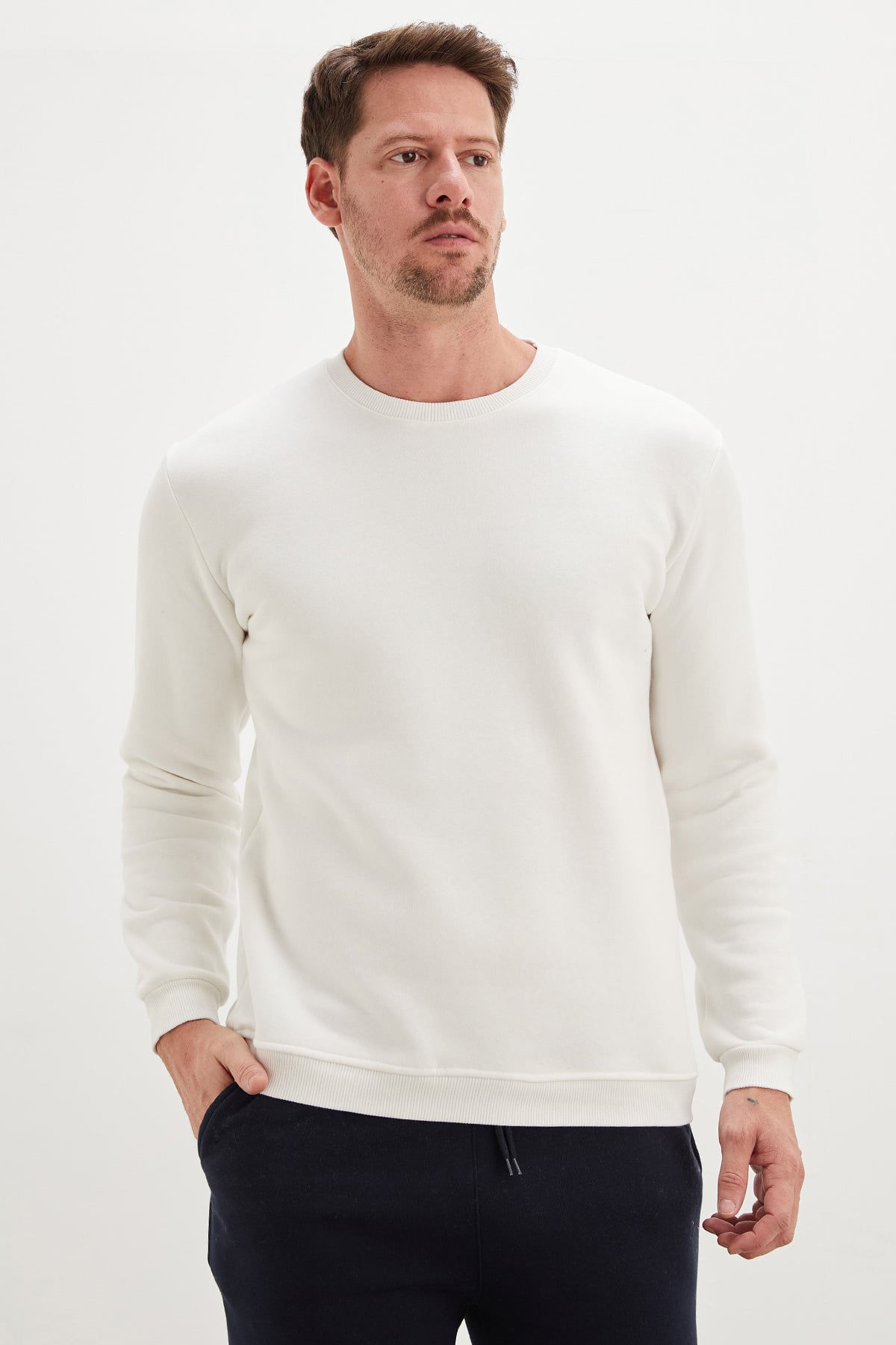 3 İplik Basic Bisiklet Yaka Sweatshirt 4