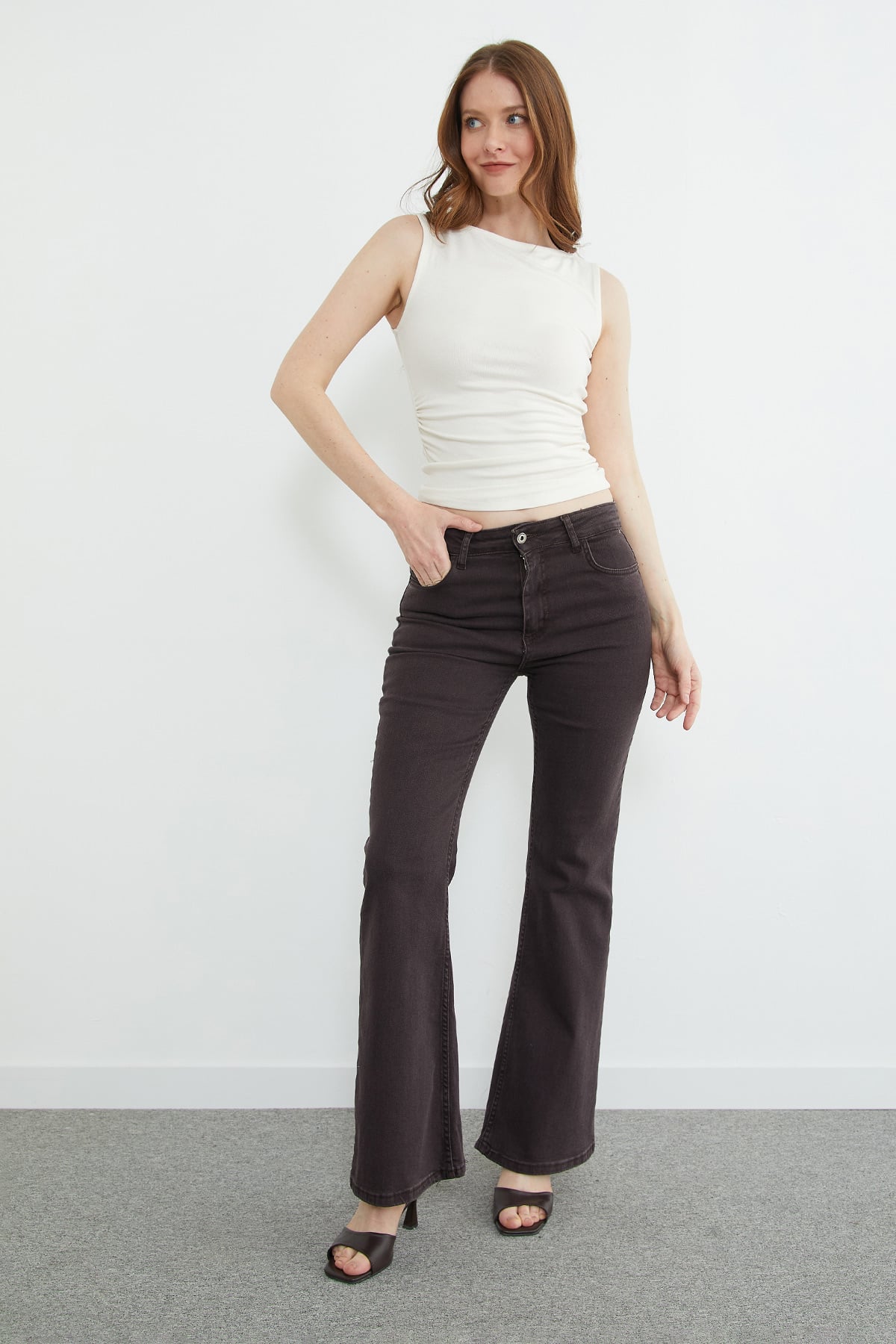 Normal Bel Fermuarlı Flare Jean
