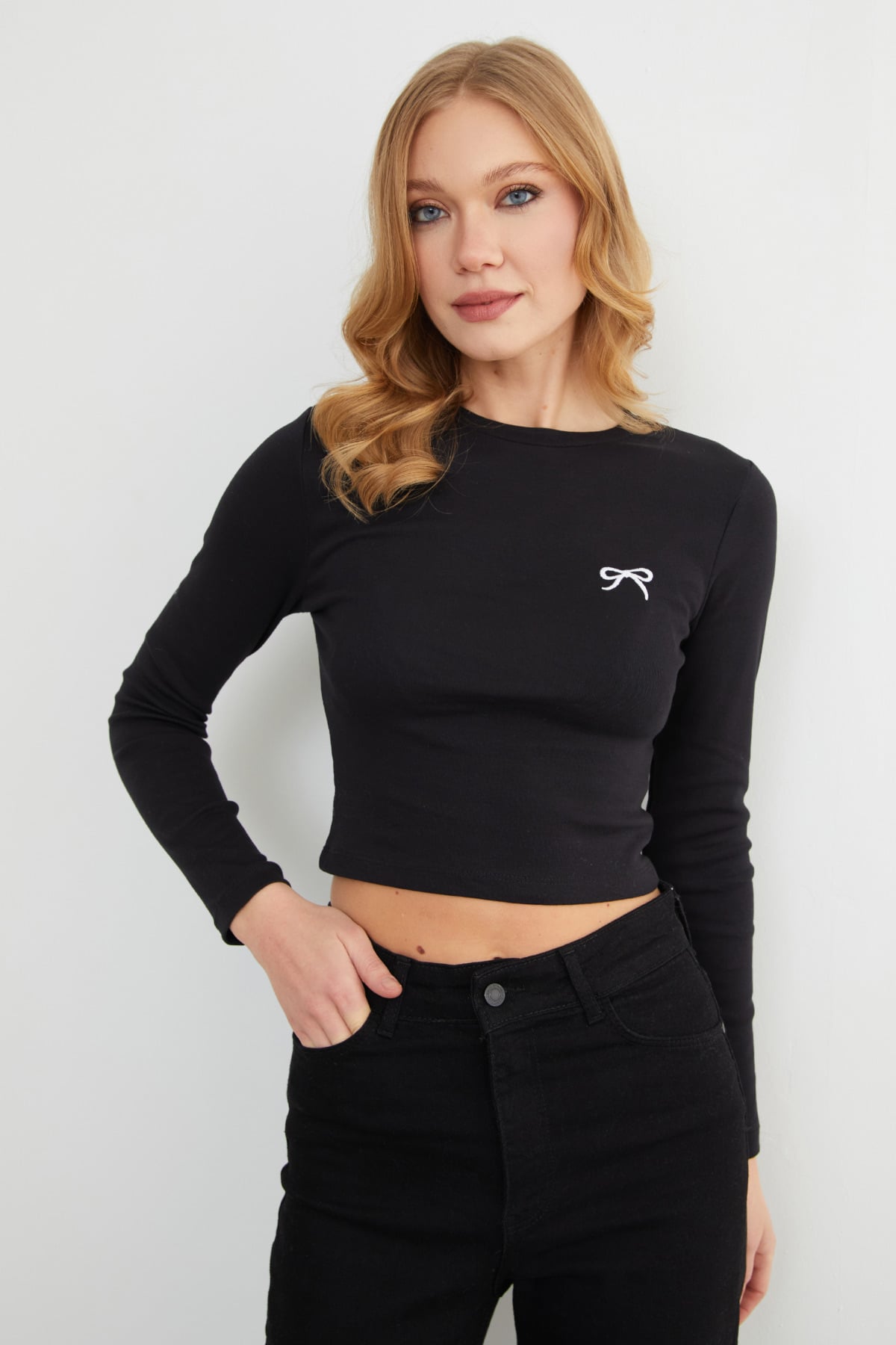Fiyonk Nakışlı Likralı Crop Body