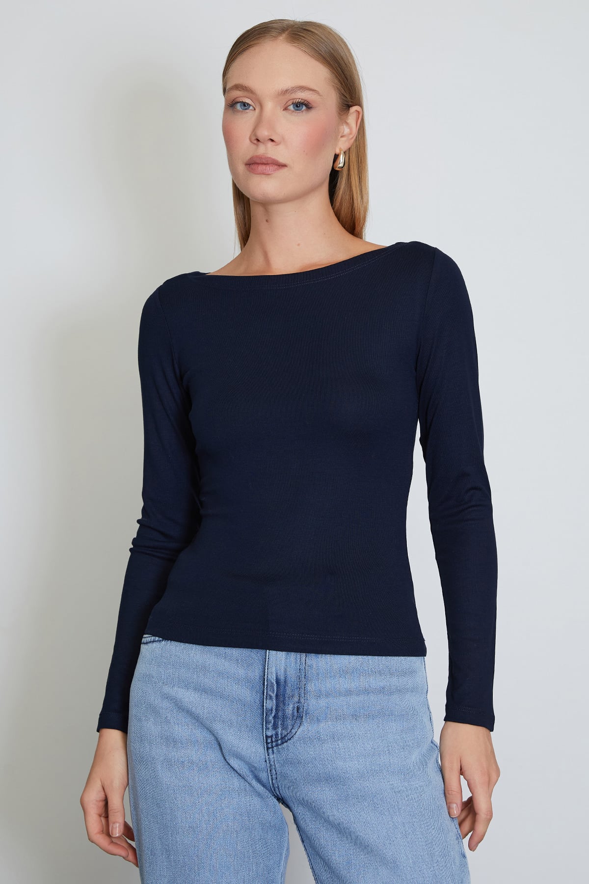 Basic Kayık Yaka Slim Fit Bluz 7