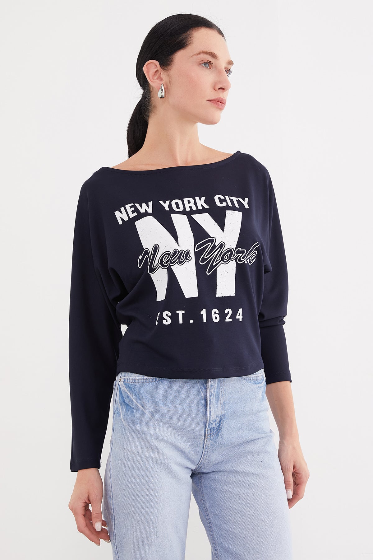 Kadın Beyaz New York City Baskılı Kayık Yaka Yarasa Kol Bluz