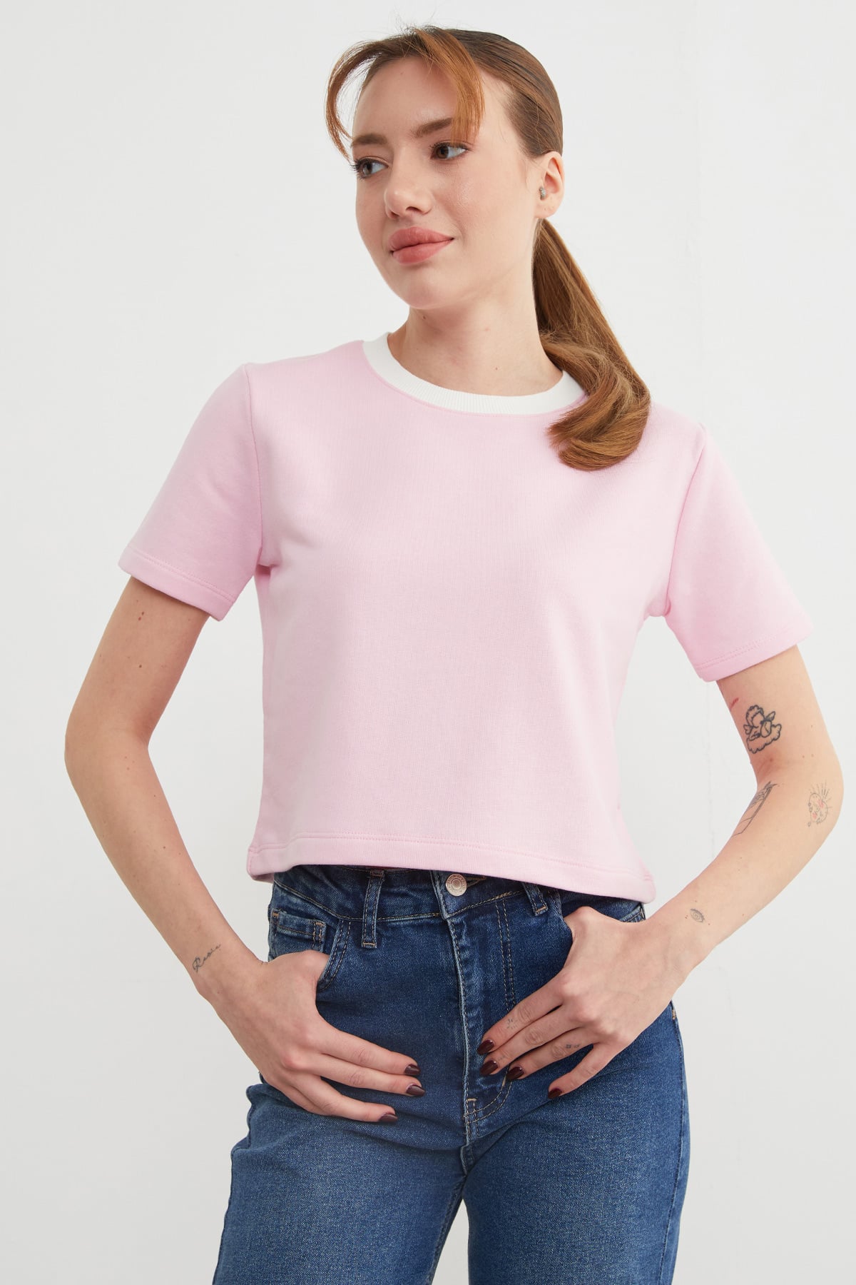 Basic Ribana Yaka Mevsimlik Crop Tişört 5