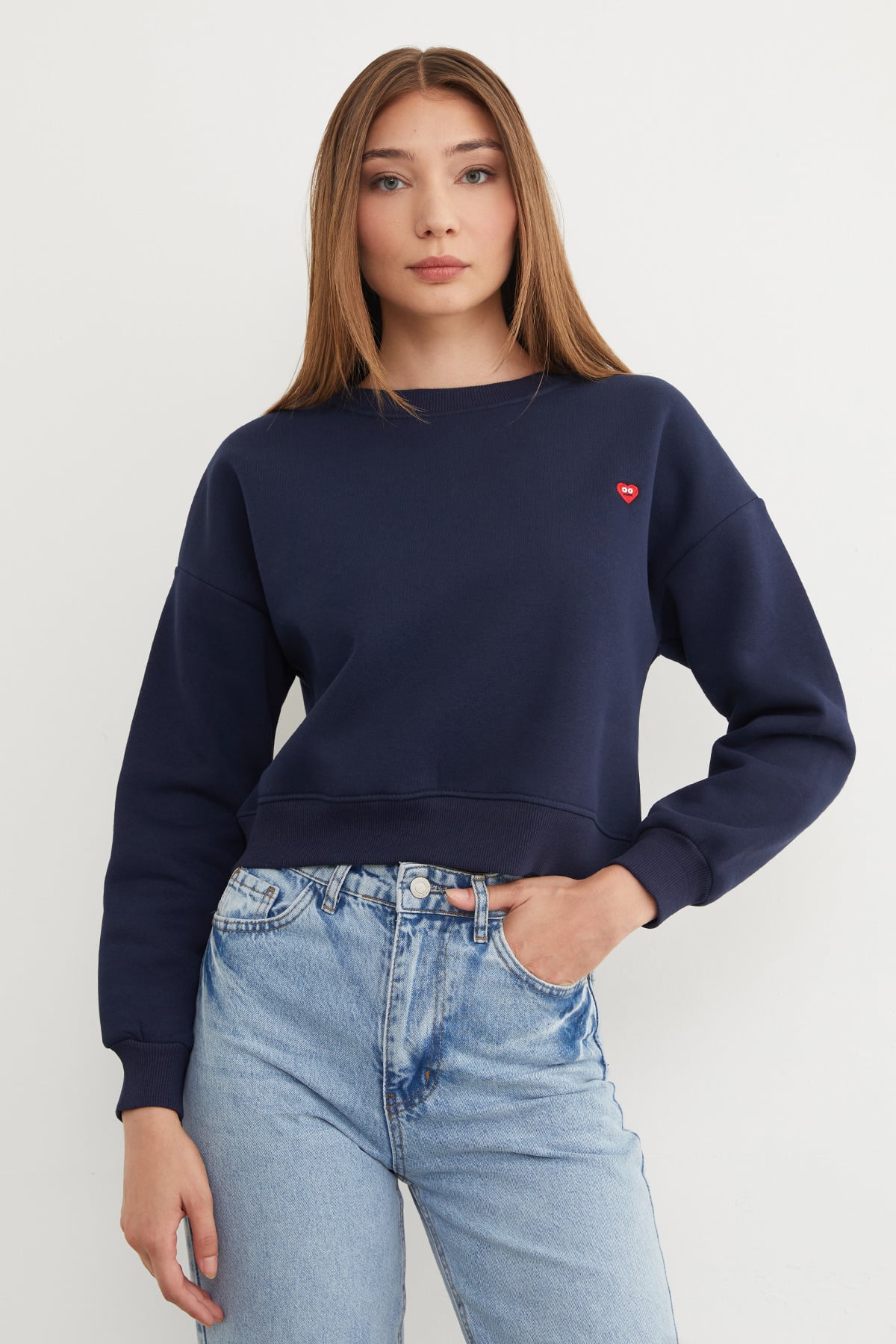 3 İplik Kalp Nakışlı Bisiklet Yaka Sweatshirt 2