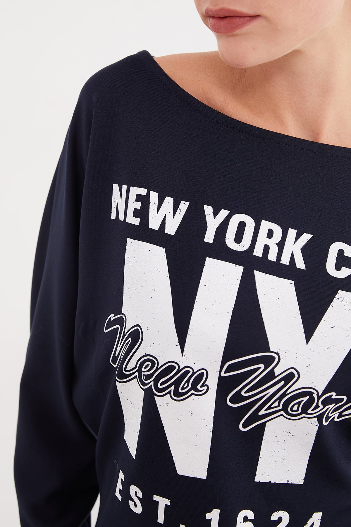 Kadın Beyaz New York City Baskılı Kayık Yaka Yarasa Kol Bluz 7