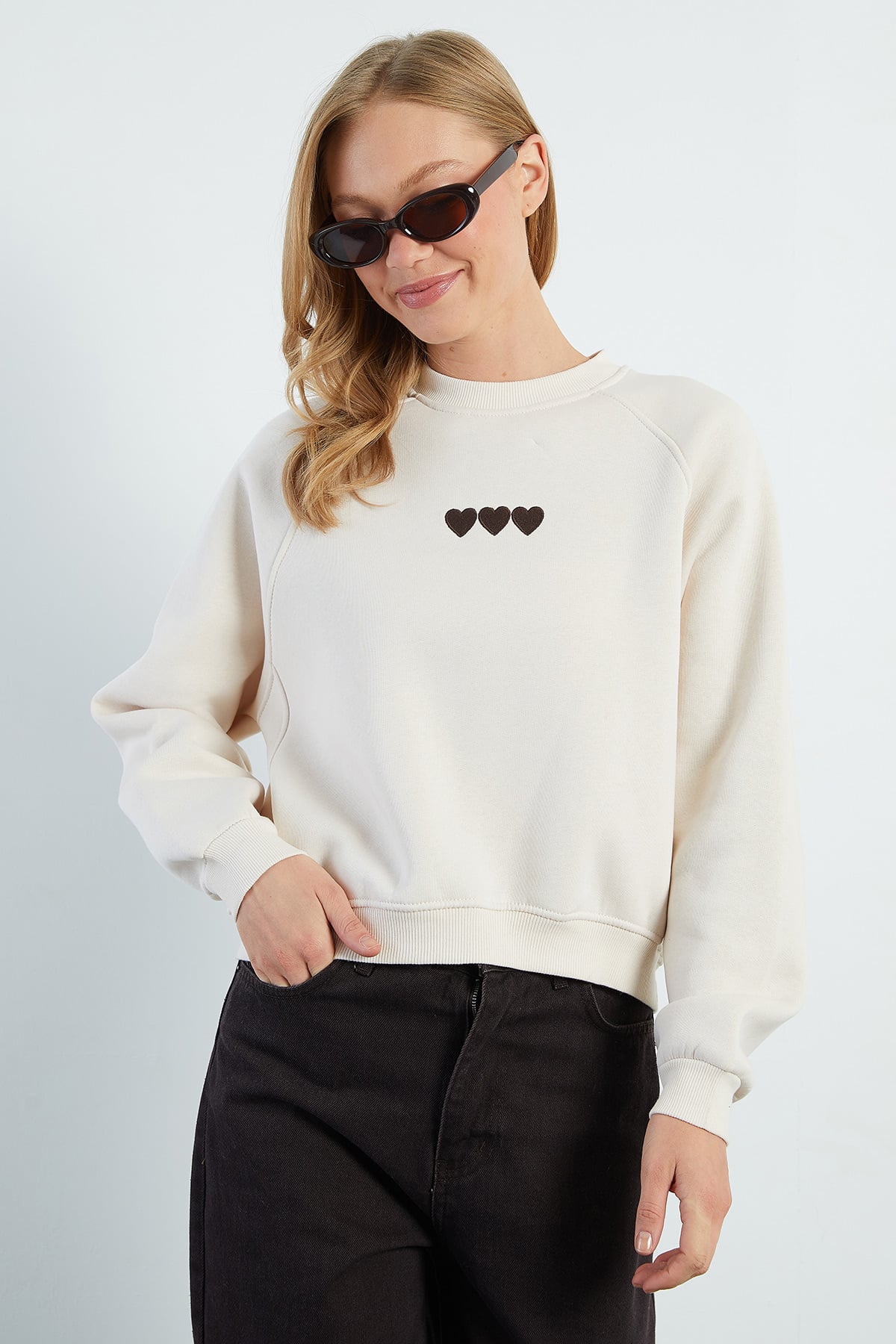 3 İplik Kalp Nakışlı Oversize Sweatshirt 3