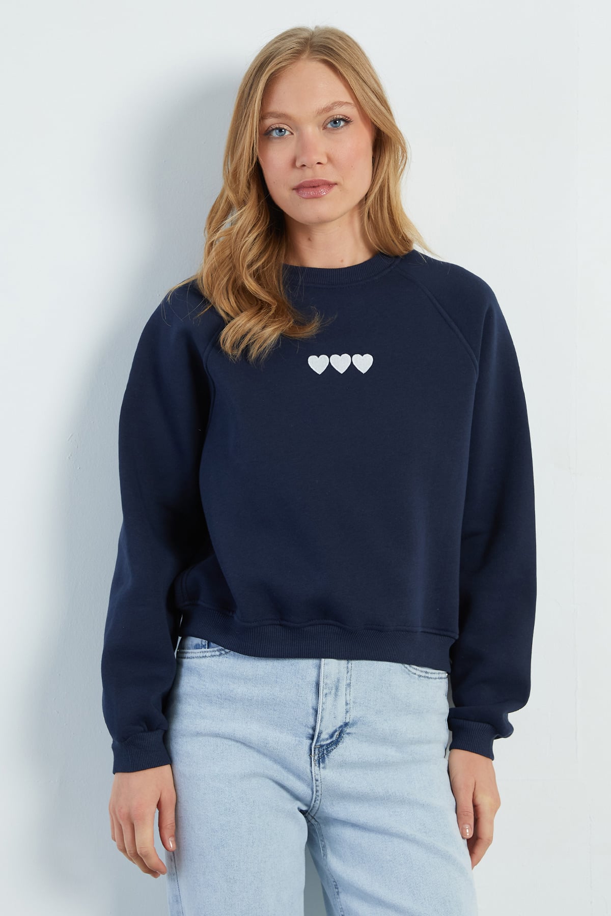 3 İplik Kalp Nakışlı Oversize Sweatshirt 5