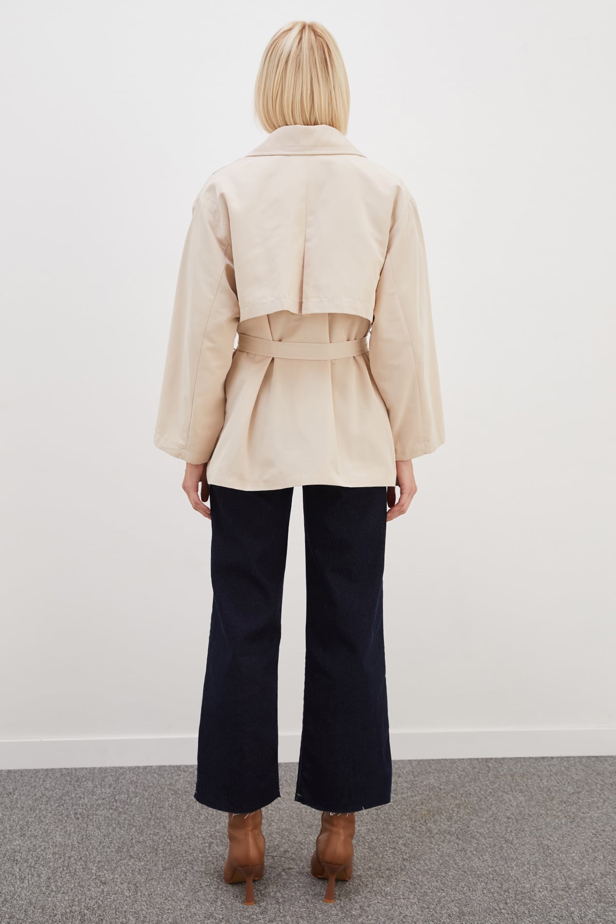 Pelerinli Kuşaklı Geniş Kol Oversize Trençkot 8
