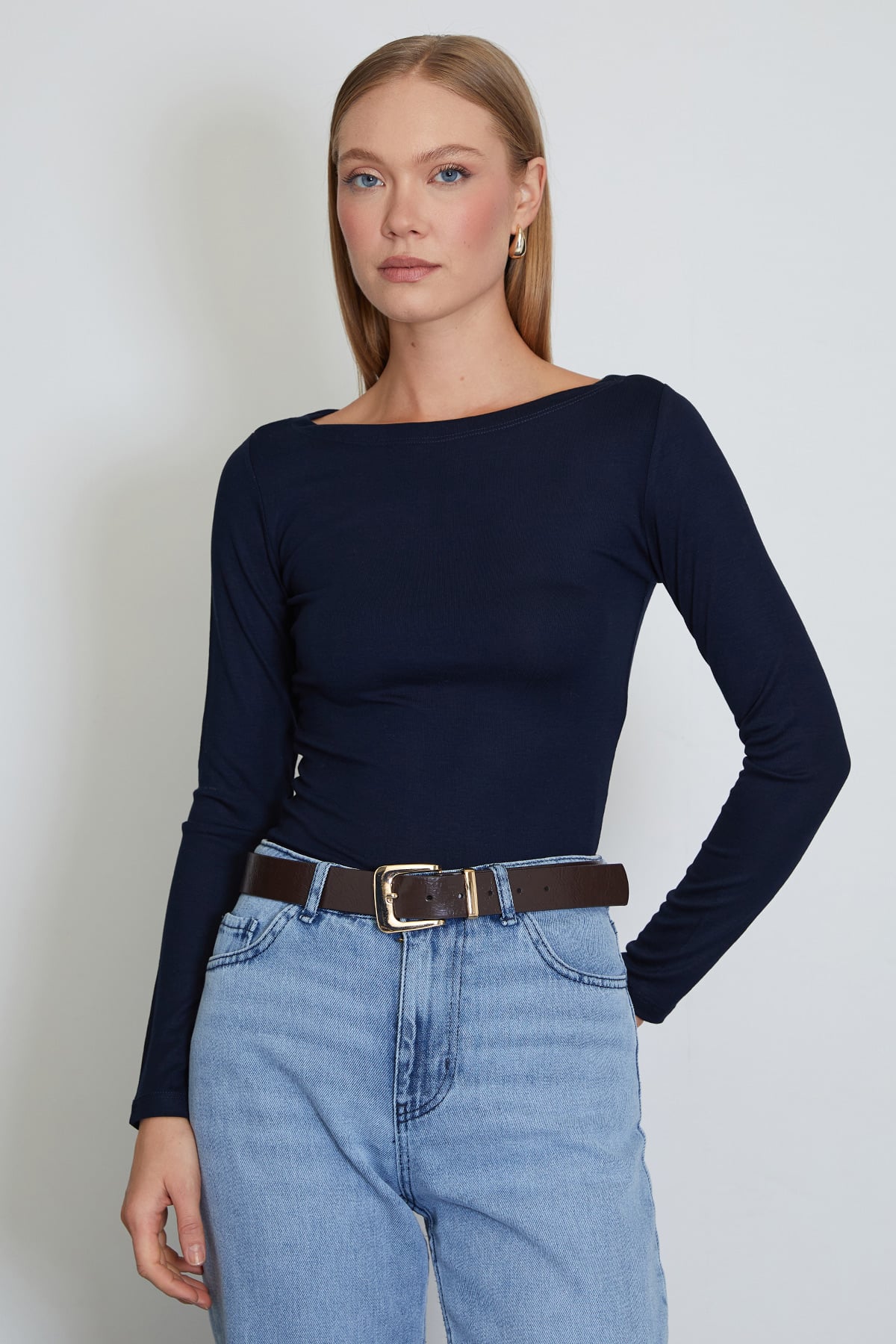 Basic Kayık Yaka Slim Fit Bluz