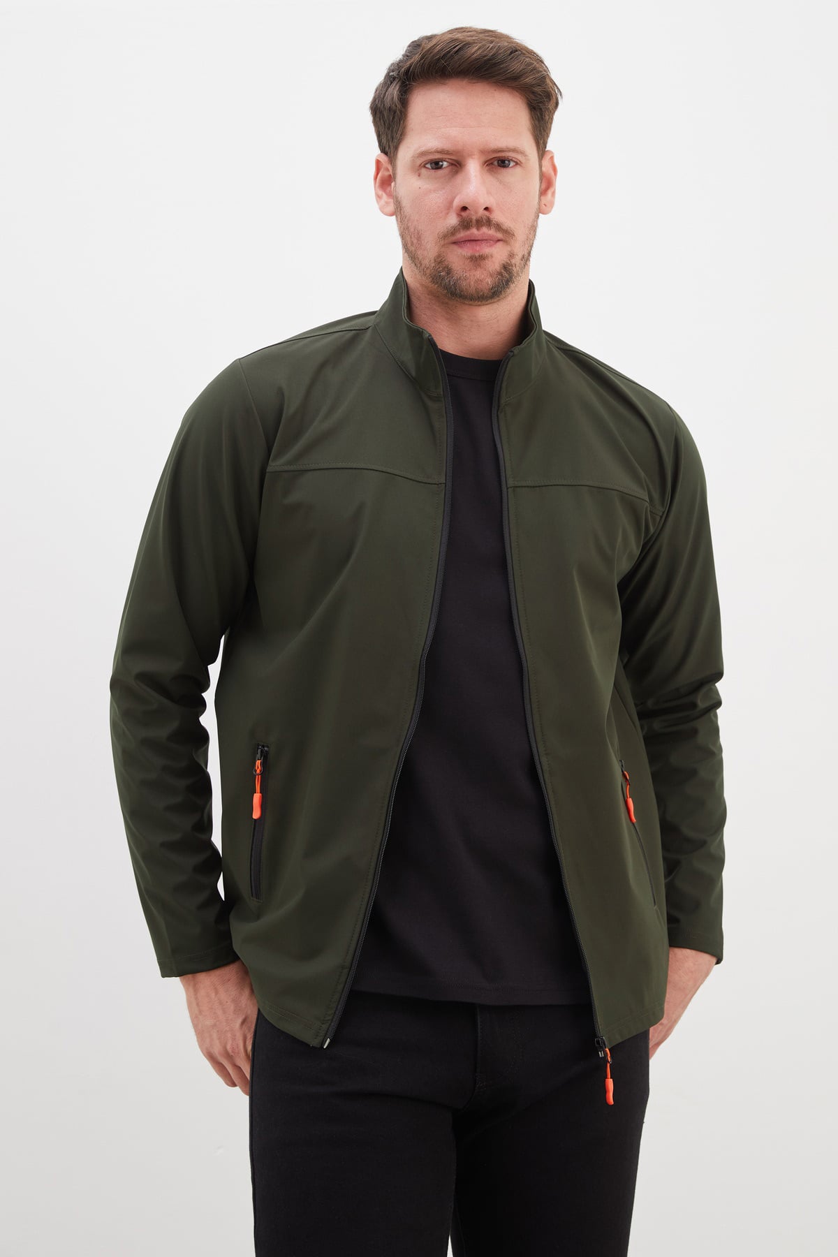Fermuarlı Dik Yaka Softshell Ceket 2