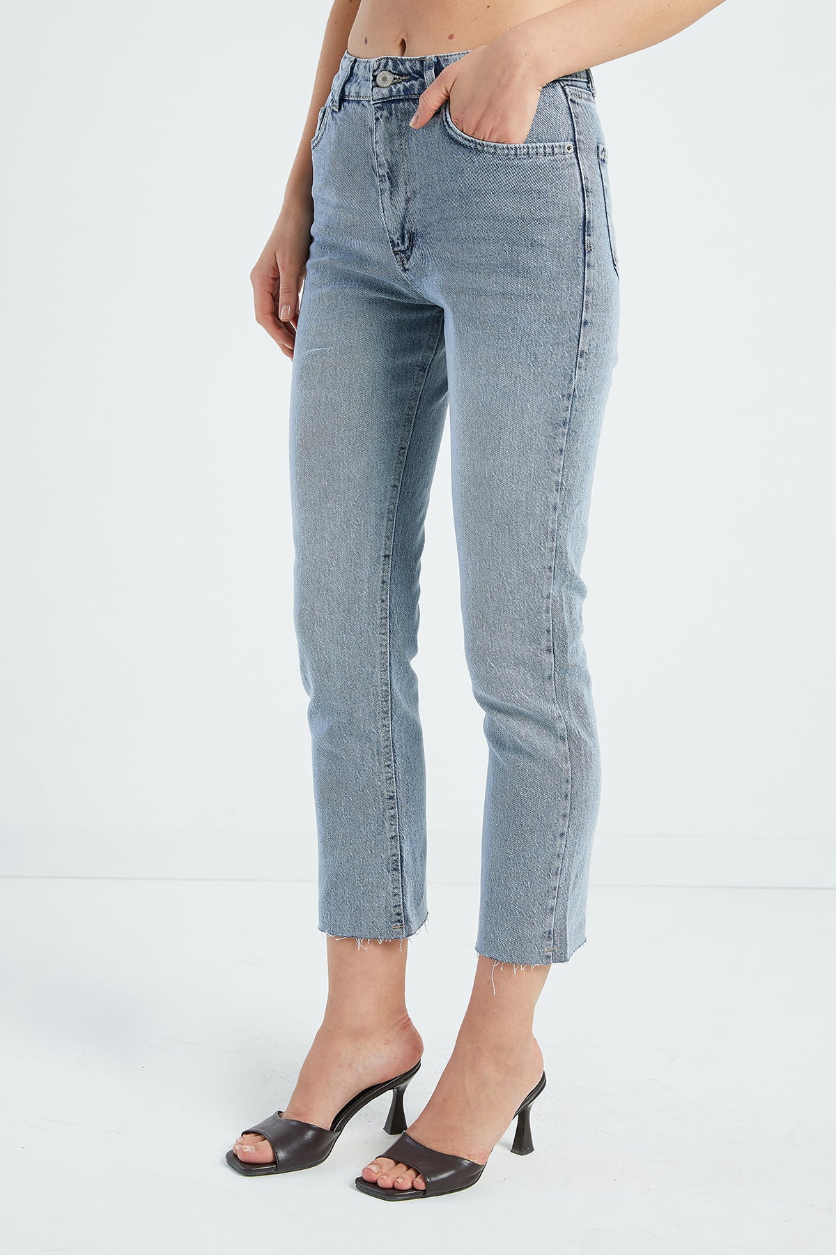 Kesik Paça Mom Jean 7