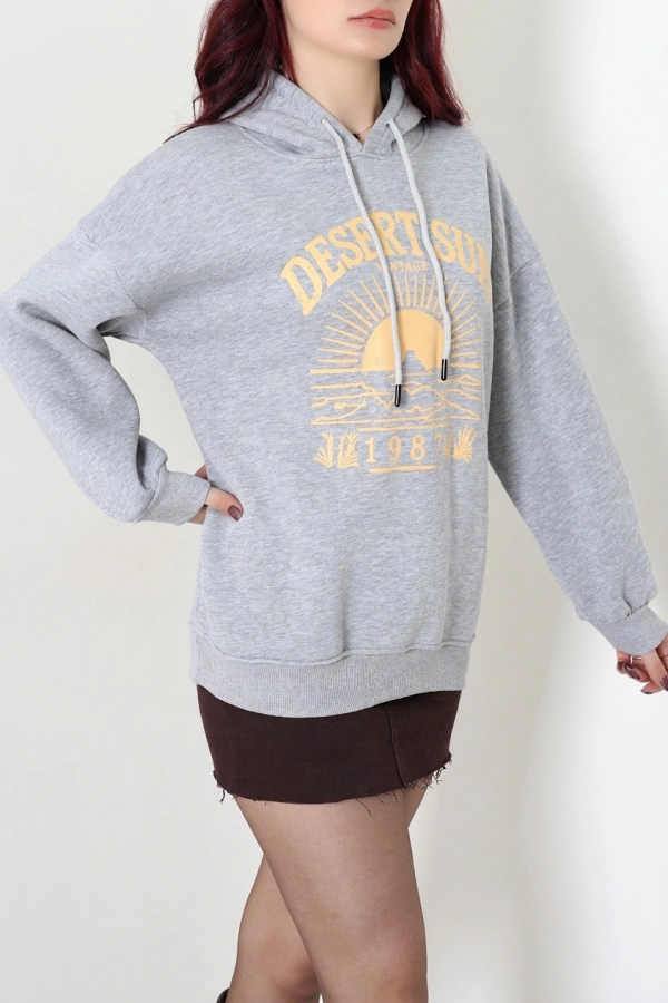 Kadın Gri Üç İplik Kapüşonlu Baskılı Oversize Sweat 3