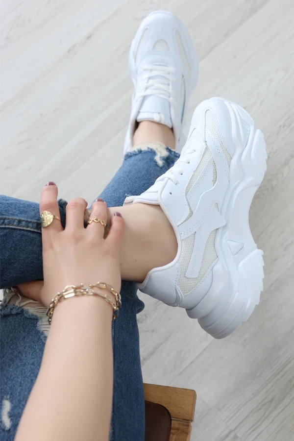 Kadın Beyaz Günlük Spor Ayakkabı Rahat Taban Bağcıklı Sneaker Model 2