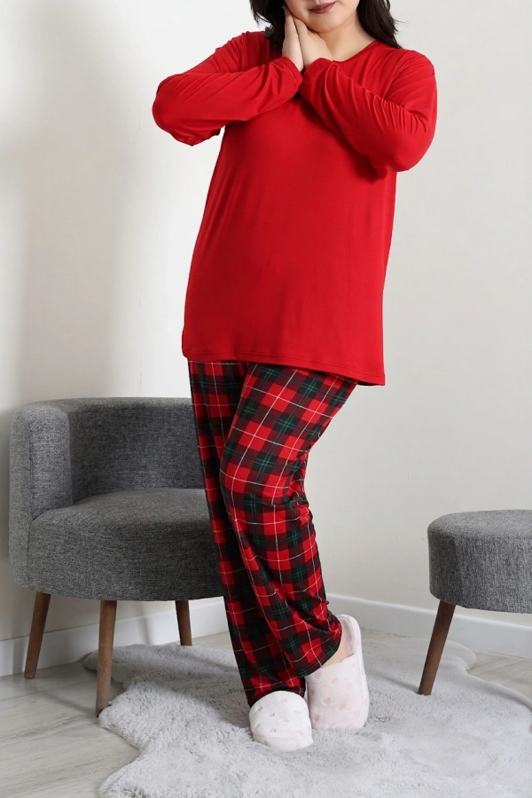 Kadın Kırmızı Ekose Desenli Büyük Beden Baskılı Pijama Takımı 4