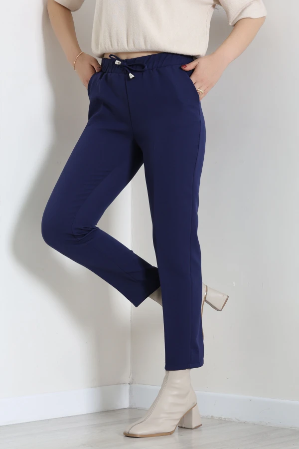 Kadın Lacivert Çift Bağcıklı Regular Fit Pantolon 5