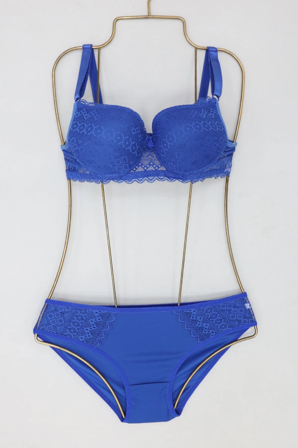 Kadın Saks Mavi Dantelli Dolgulu Sütyen Takımı 4