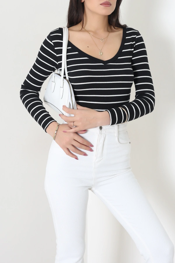 V Yaka Çizgili Kaşkorse Body Siyah