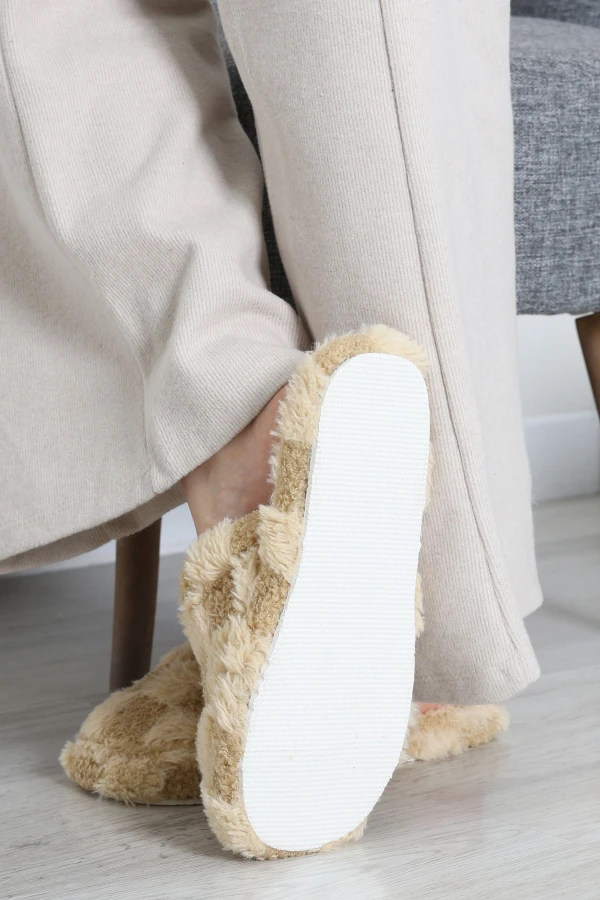 Peluş Desenli Kadın Ev Terliği Krem 7