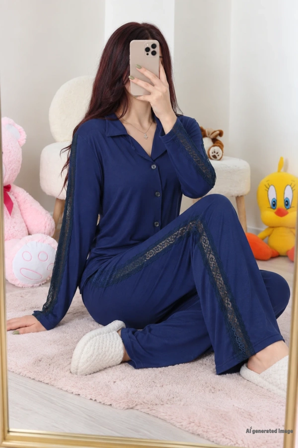 Kolları Dantel Detaylı Düğmeli Viskon Pijama Takımı Lacivert
