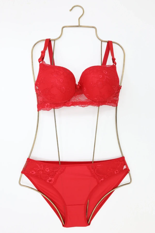 Kadın Kırmızı Dantelli Dolgulu Sütyen Takımı Bralet 10